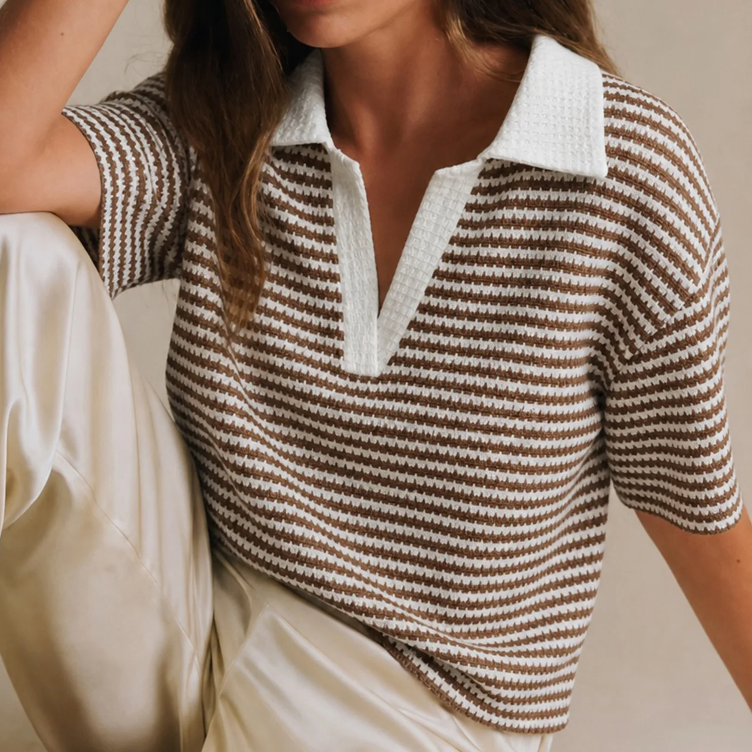 Collared V‑Notch Striped Short Sleeve Knit Top